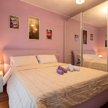 Smart - Near Navigli & Iulm Апартаменты Милан