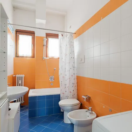 Guesthost - Mm5 Isola Cozy Apartament Mediolan