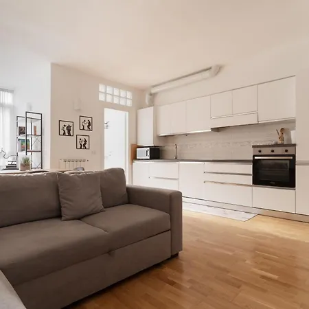 Guesthost - Modern In Corvetto 아파트 *