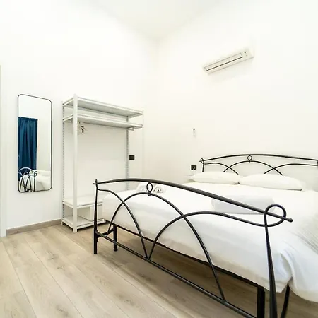 Cozy With Wifi And Ac & Parking Mailand
