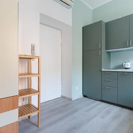 アパート Youth M2 Abbiategrasso Assago Tram 15 Duomo ミラノ