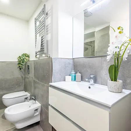 アパート Colonna Lovely Loft - 10 Min Duomo - Buonarroti M1 ミラノ