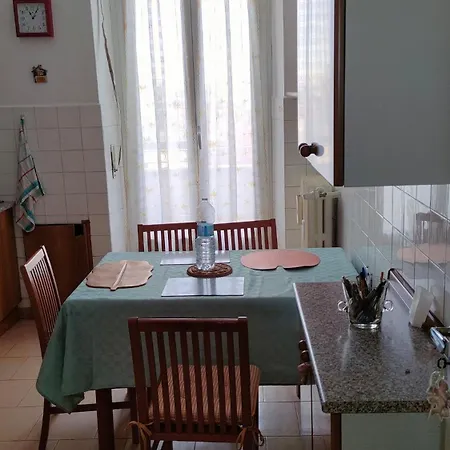 Apartment Beautiful Floor House With View In The Center!