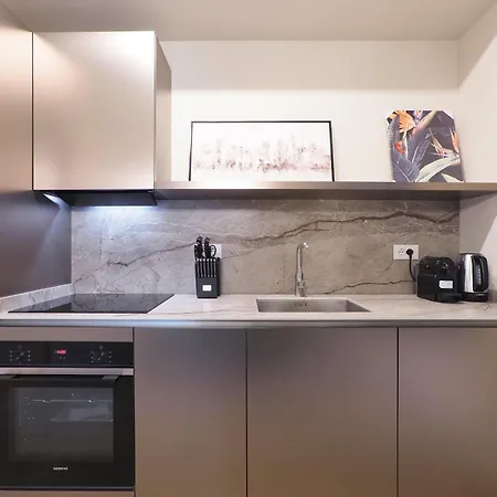 Duomo Luxury Xi Apartment