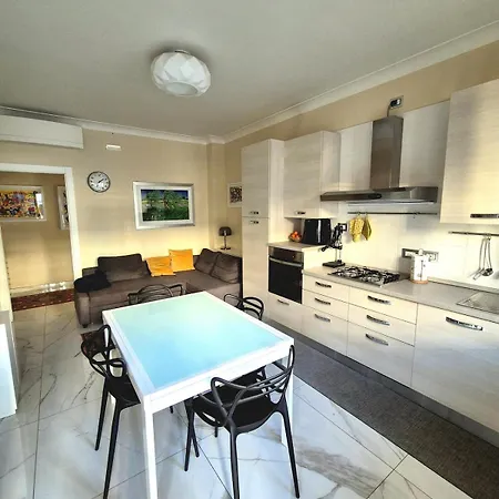 Arrivasti Stays, Spacious In Centre Milánó