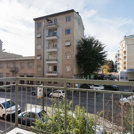 Guesthost - Bright Comfy