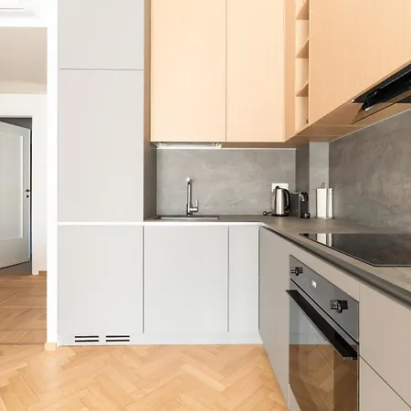 Isola Zara Moderno Trilocale Di Design *