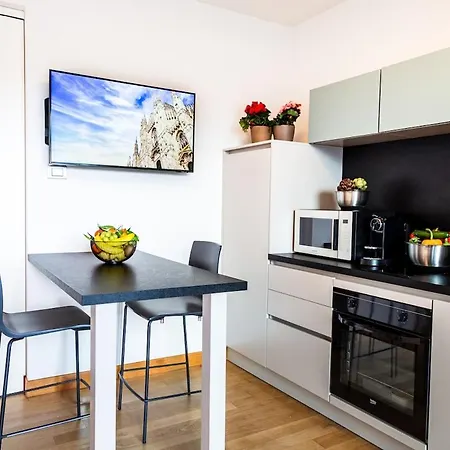 Unit D With View And Terrace * Milano