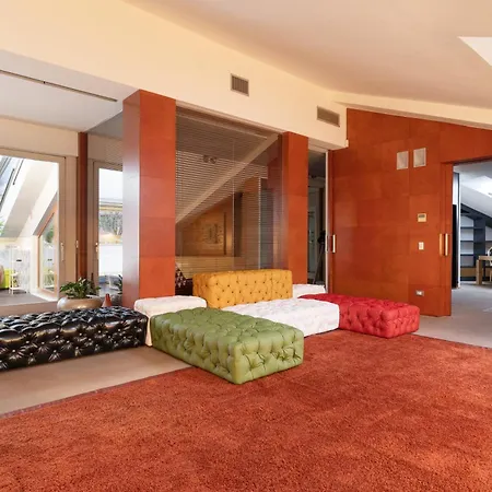 Guesthost - 500sqm Luxury With Spa, Gym, Terrace, Game & Garage דירה