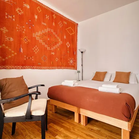 Just Urban - Exclusive 1br Center With Balcony Apartment
