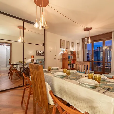 5' From Bocconi With 2 Bedr And 2 Bathr