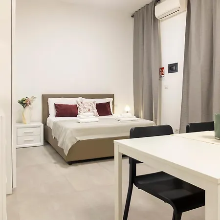 A-waay Moscova * Milan