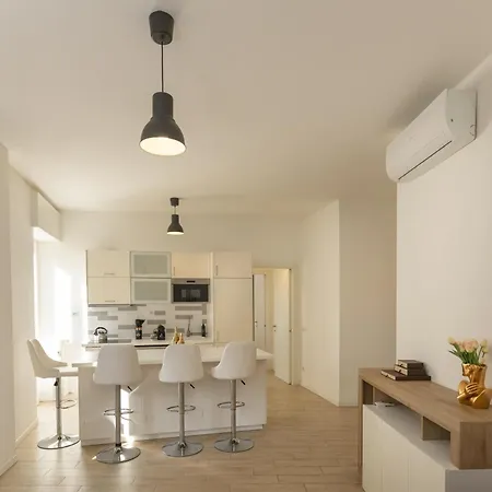 Apartment Artstay - Near Metro, Train Station, Isola *