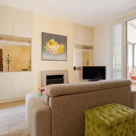 Duomo - San Babila - Elegante Trilocale Con Balcone * Mailand