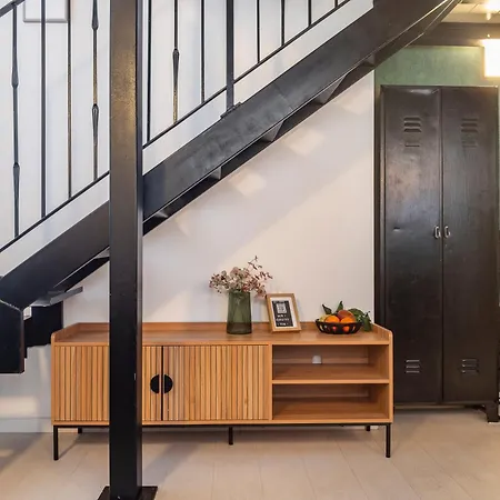 Station - Duomo 15 Min - Loft شقة