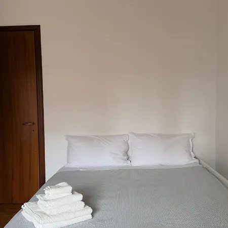 Apartman Private Room In Shared Home Milánó