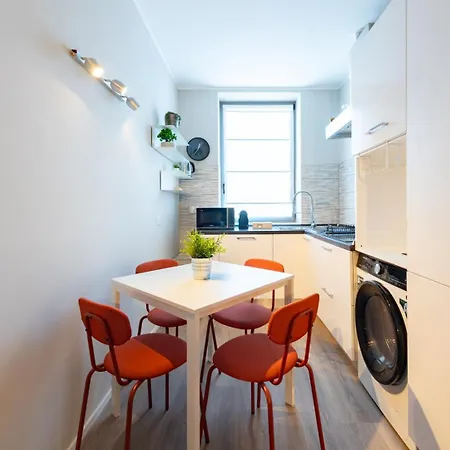 아파트 Ieo Area - Duomo 15 Min - New And Bright *