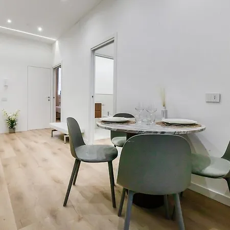 Luxury 2-bedroom Station