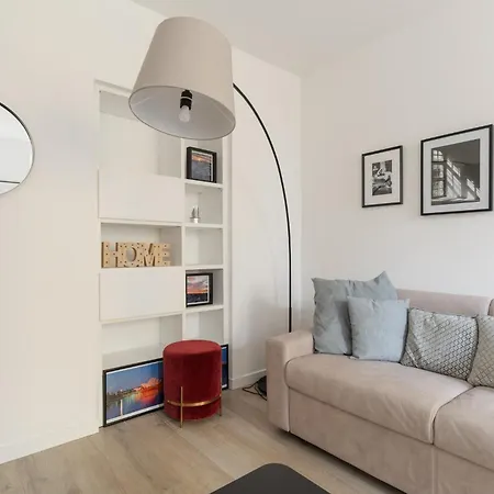 Guesthost - Bright Flat Near Stazione * Milán