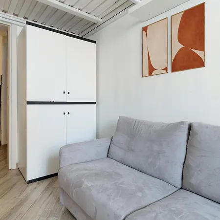 Youth Bovisa Politecnico - Tram 2 To Areas *