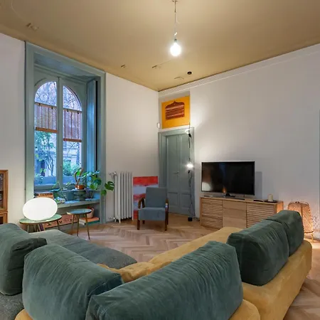 Апартаменты M4 Elegance And Style Near The Metro *