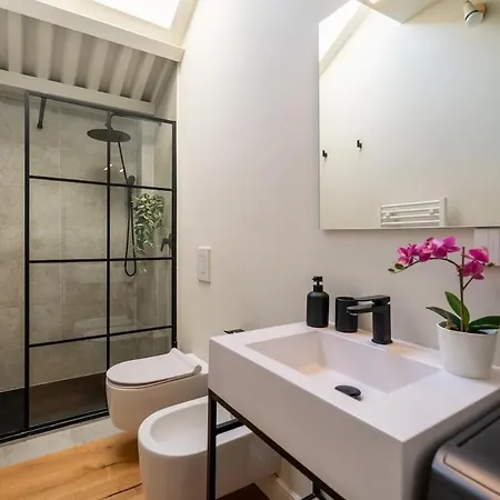 Attic Design - Duomo 15 Min - Free Wifi