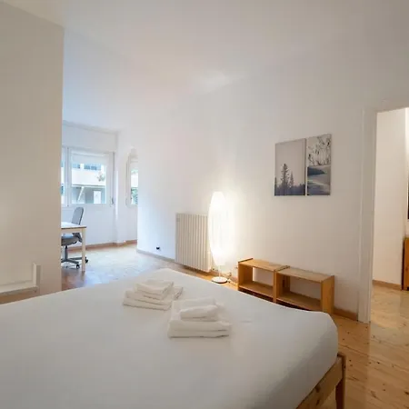 Parking, 2 Min To Metro, 8 Min To Rho Fair *