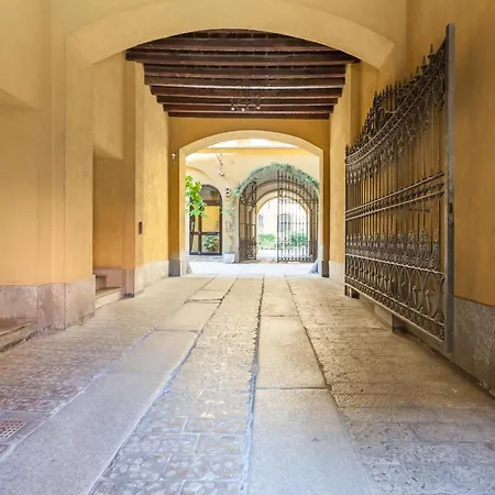 Navigli - Via Mortara 4 * Milán