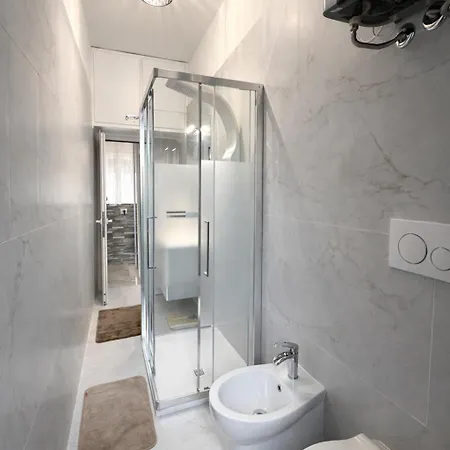 Accogliente A Ben Collegato