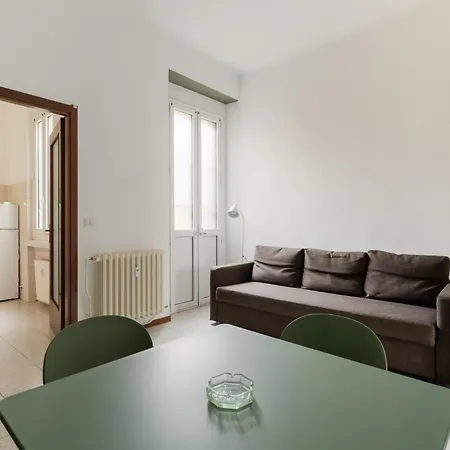 Guesthost - Morazzone Bright And Cozy Design Flat Apartamento *