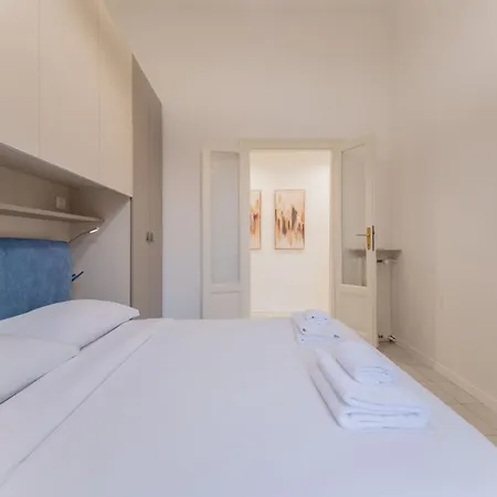 Porta Romana Gateway - New Roomy *