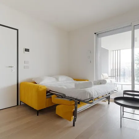 Guesthost - Lambrate Modern Flat With Terrace アパート