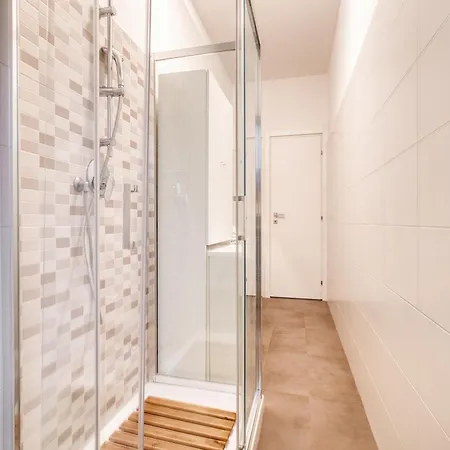 Апартаменты Just Urban Stays - Stylish Studio 25 Min From Milan Duomo Милан