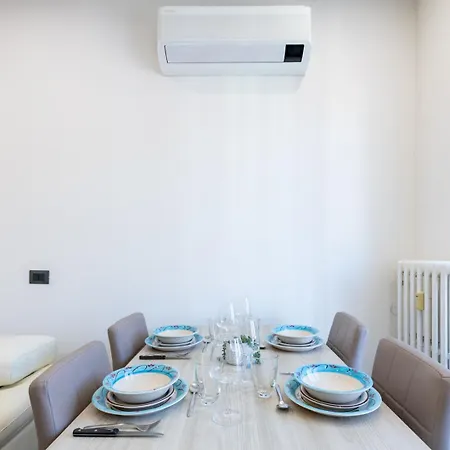 Bright And Quiet - Elegant Apartment