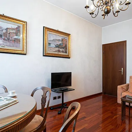 Italianway Easy - Strambio 8 * Milan