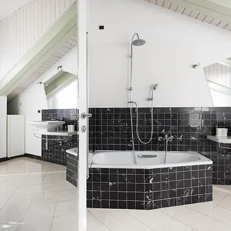 Easylife - - C Italia 68bp5 - P Ticinese Apartmán *