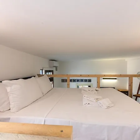 Easy Loft Next To Loreto Metro Stop דירה *