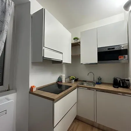 Metro Piazza Repubblica, 8 Min Walk To Station * Mediolan