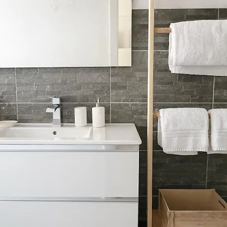 The Boutique Houses - Navigli - Tram 2 Direct To Duomo - Milan City Center Apartment *