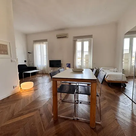 Pergolesi Nest - Authentic - Station 아파트