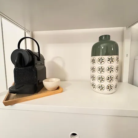 Romantic Nest - Authentic - Watt Road