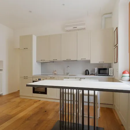 Guesthost - M5 Isola Cozy *