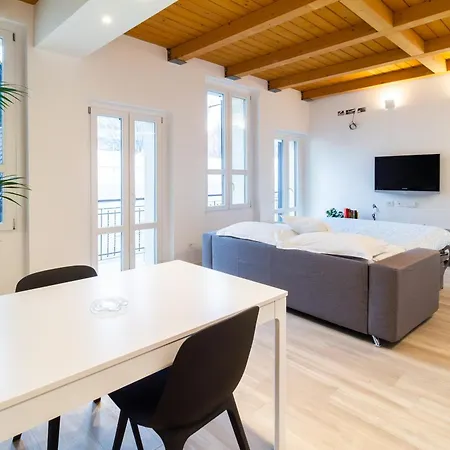 East Apartment *