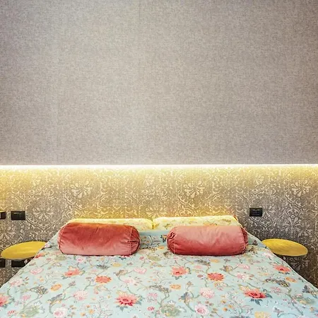 Industrial-chic In The Heart Of Isola Apartment Milan