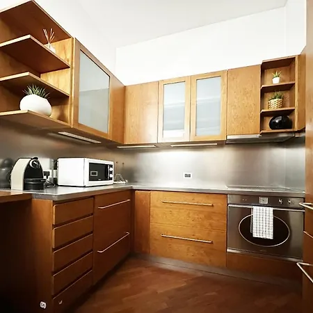 Be Your Senato 26 * Μιλάνο