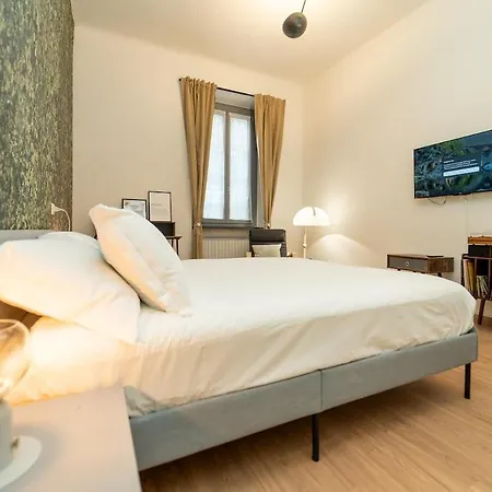 The Artist's Nest - On The Navigli * Milão