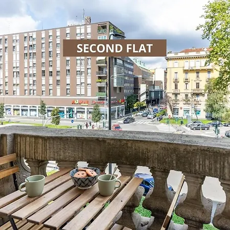 Duomo 7 Min - Two Independent Flats With Parking * Милан