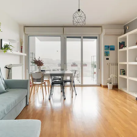 Guesthost - Cozy Santa Giulia *