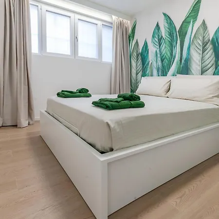 Urban Jungle M3 Duomo 12 Min * Milan