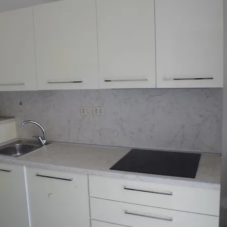 Monolocale Porta Romana E Ben Collegato ミラノ